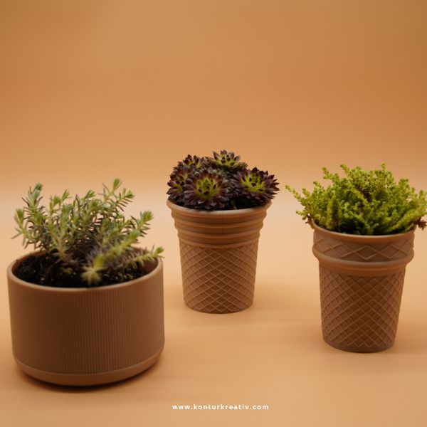 Süße Eiswaffel am Pflanzentopf / 90s